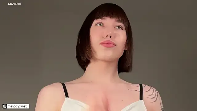 Freechat melodyxlove on StripChat