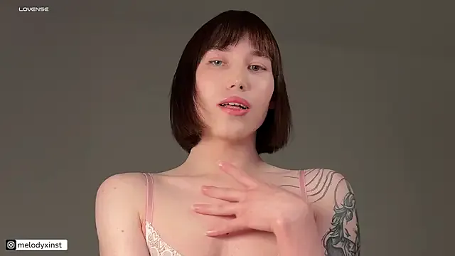 Freechat melodyxlove on StripChat