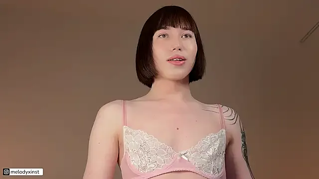 Freechat melodyxlove on StripChat