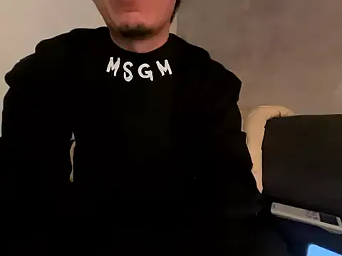 Freechat Men-esthe-Live on StripChat