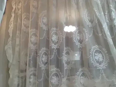 Offline Mia_8 on StripChat