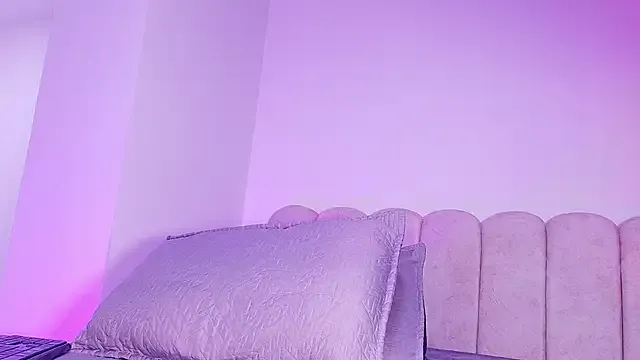 Offline mia_stanfort on StripChat