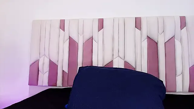 Offline mia_stanfort on StripChat