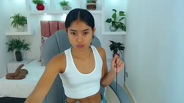 Offline Milaa_Star_ on StripChat