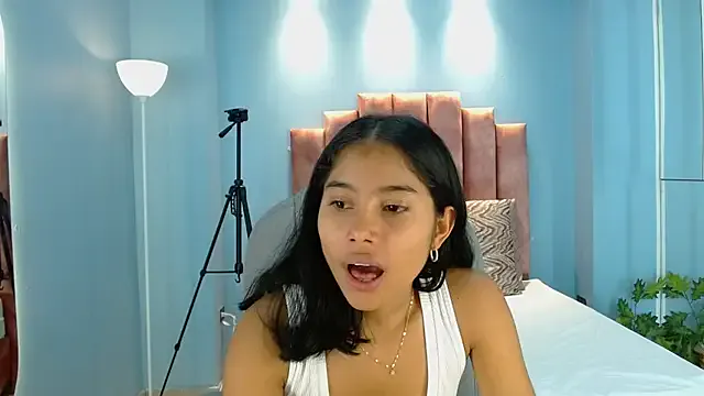 Offline Milaa_Star_ on StripChat