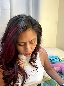 Freechat MonicaMoret on StripChat