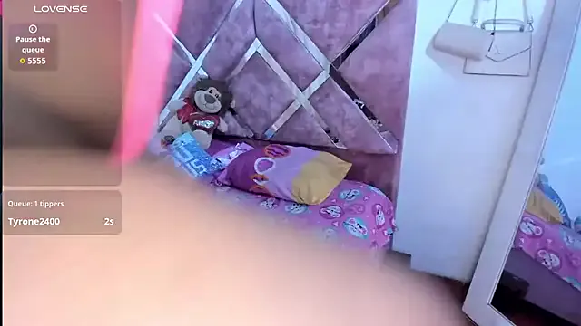 Offline MonicaSex_ on StripChat