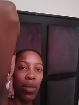 Freechat MsParisSmith on StripChat