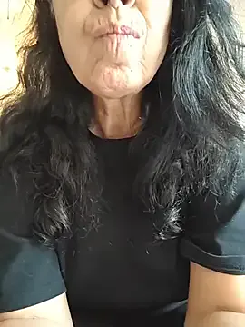 NakedMILFx model from sc