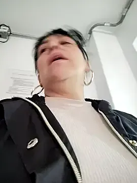 Offline Natasha_miilf on StripChat