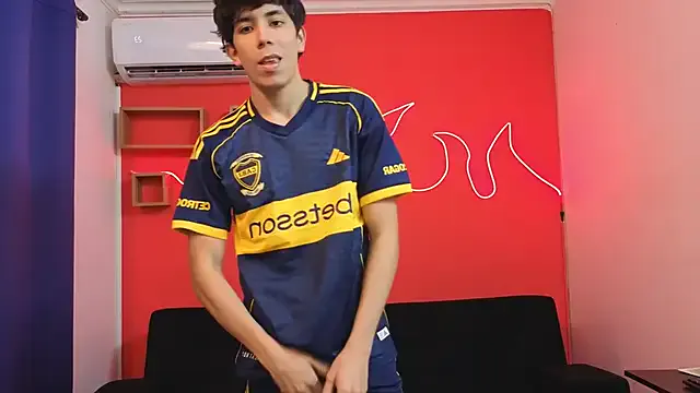 Offline Neo_Twink on StripChat