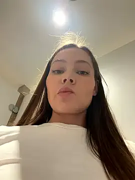 Offline nicole111 on StripChat