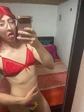 Offline NICOLLE__12 on StripChat