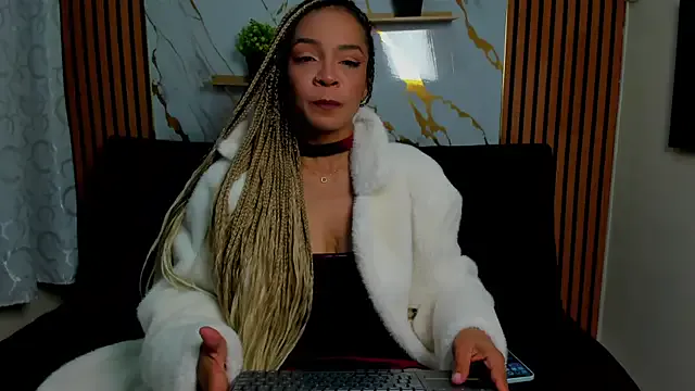 Offline nilastorm on StripChat