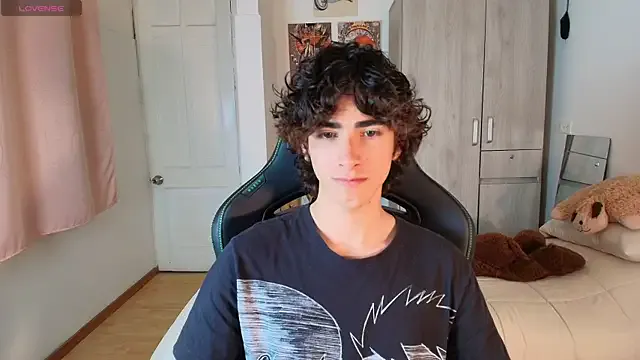 Freechat Nude_Boy18 on StripChat