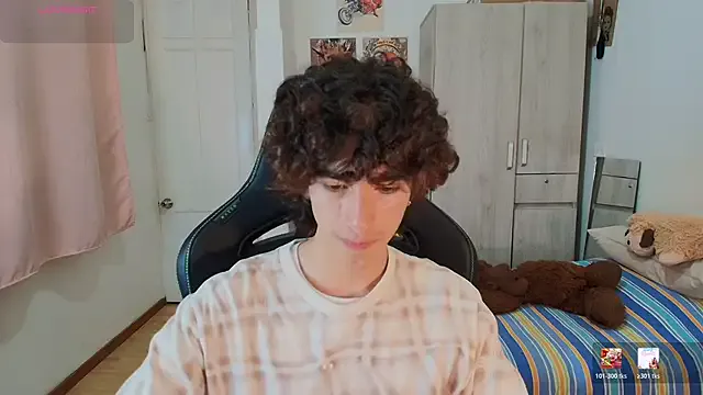 Freechat Nude_Boy18 on StripChat