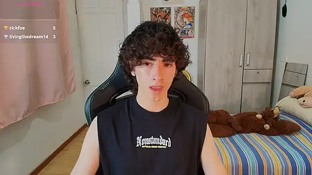 Freechat Nude_Boy18 on StripChat