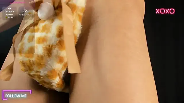 Offline oliverwonder on StripChat