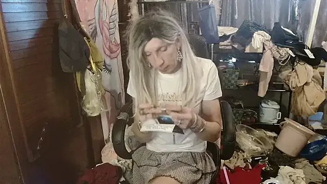 Freechat Ombeline1 on StripChat