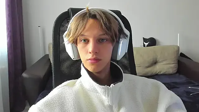 Offline Ostin_meow on StripChat