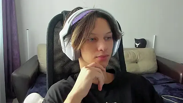 Offline Ostin_meow on StripChat