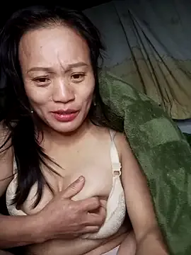 Freechat Piu_18 on StripChat