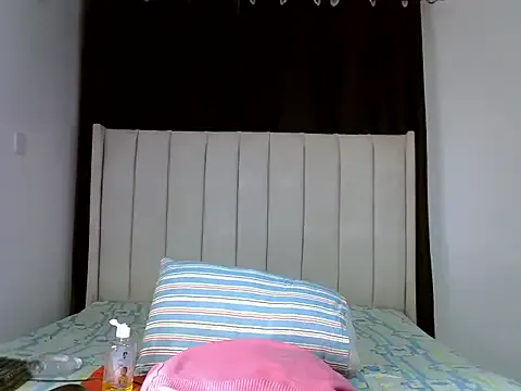 Offline pretty_hearty on StripChat