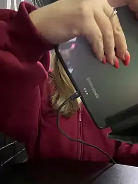 Offline PumaShyXD on StripChat