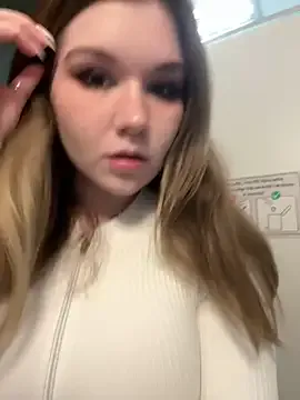 Offline PumaShyXD on StripChat