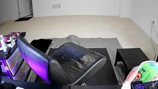 Offline Ravishing_Roma on StripChat