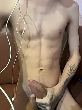 Freechat romanceteen on StripChat