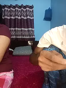 Offline RomanticCouple432 on StripChat