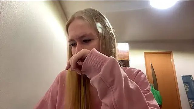 Freechat RoseBakeer on StripChat