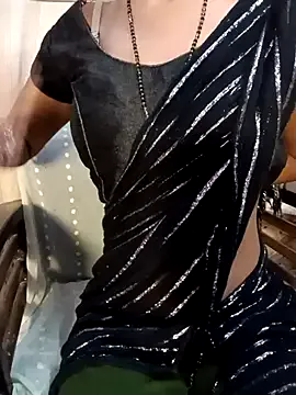 Offline Roshni_09 on StripChat