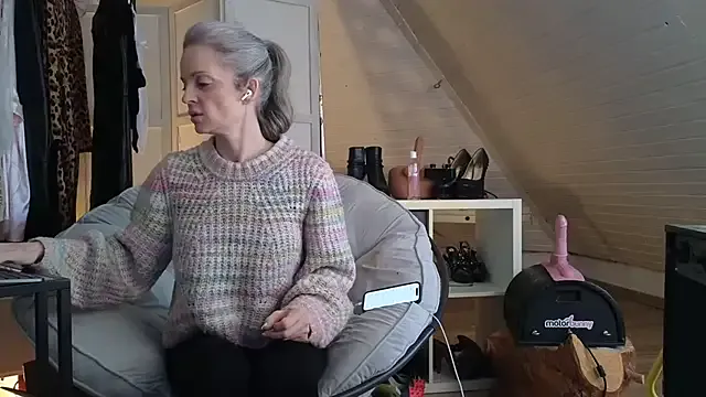 Offline Sabdeluxe on StripChat