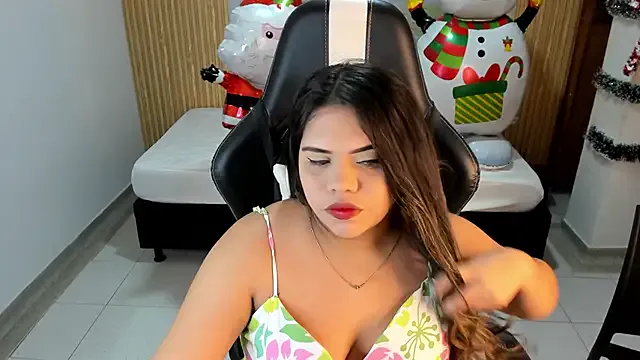 Offline samy_19_ on StripChat