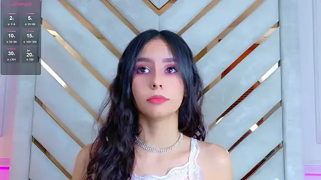 Sarah-Grace on StripChat
