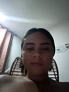 Offline sexy-latin10 on StripChat