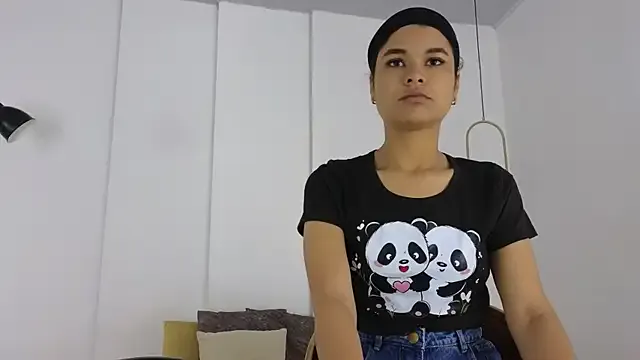 Offline sexychanell_18 on StripChat