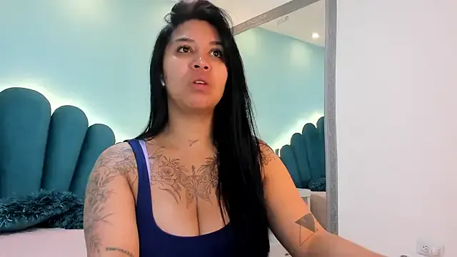 Offline sharlott18 on StripChat