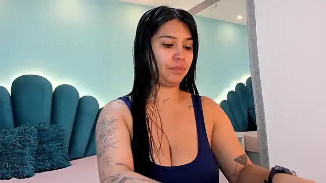 Offline sharlott18 on StripChat