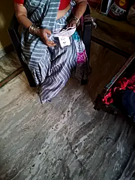 Offline sivani_asha on StripChat