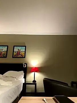 Freechat slimcateee on StripChat