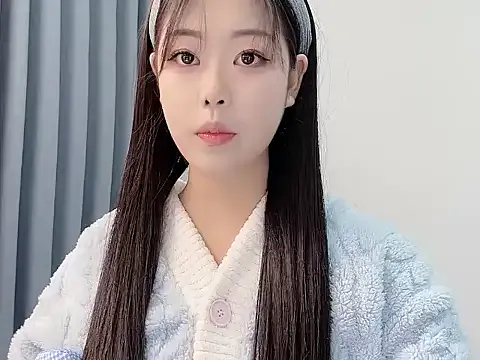 Freechat smalldaisy on StripChat