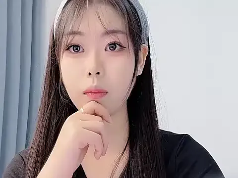 Freechat smalldaisy on StripChat