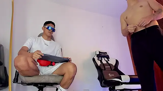 Freechat sotooliver3 on StripChat