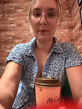 Offline The_Snowwhitee on StripChat