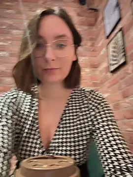 Offline The_Snowwhitee on StripChat