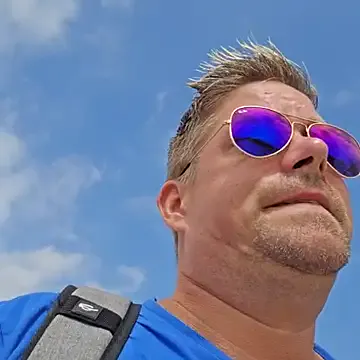 Offline Trucker_Hunter on StripChat