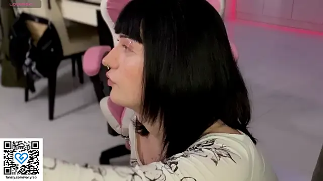 Offline Vailyreb_ on StripChat